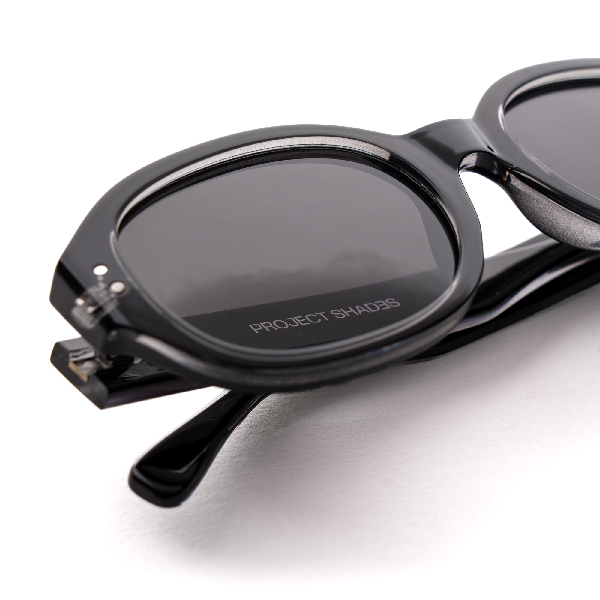[ Forme ] Classic Round Sunglasses : Black - projectshades