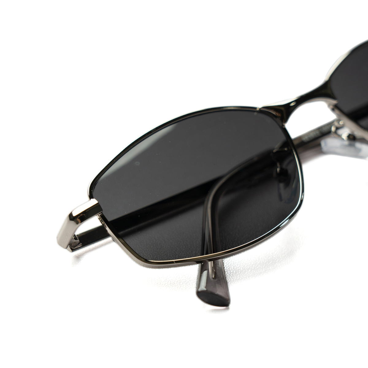 [ Iris ] Slim Geometric Metal Sunglasses : Black/Silver