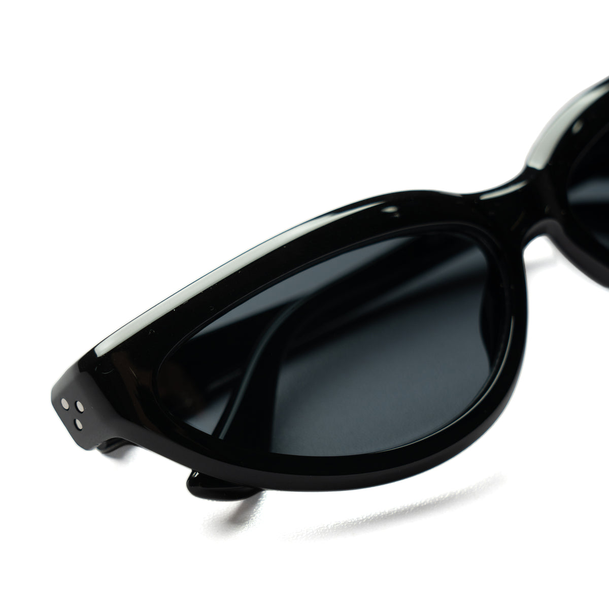 [ Helen ] Y2k Cateye Sunglasses : Black