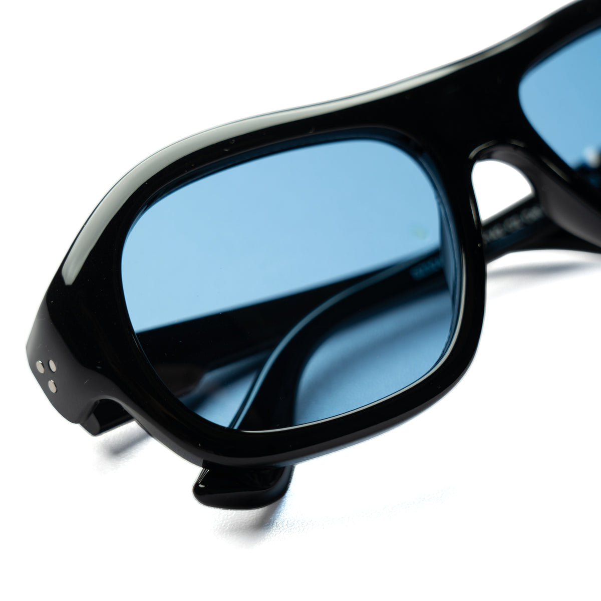 [ Ares ] Oversized High-Fashion Sunglasses : Black/Blue